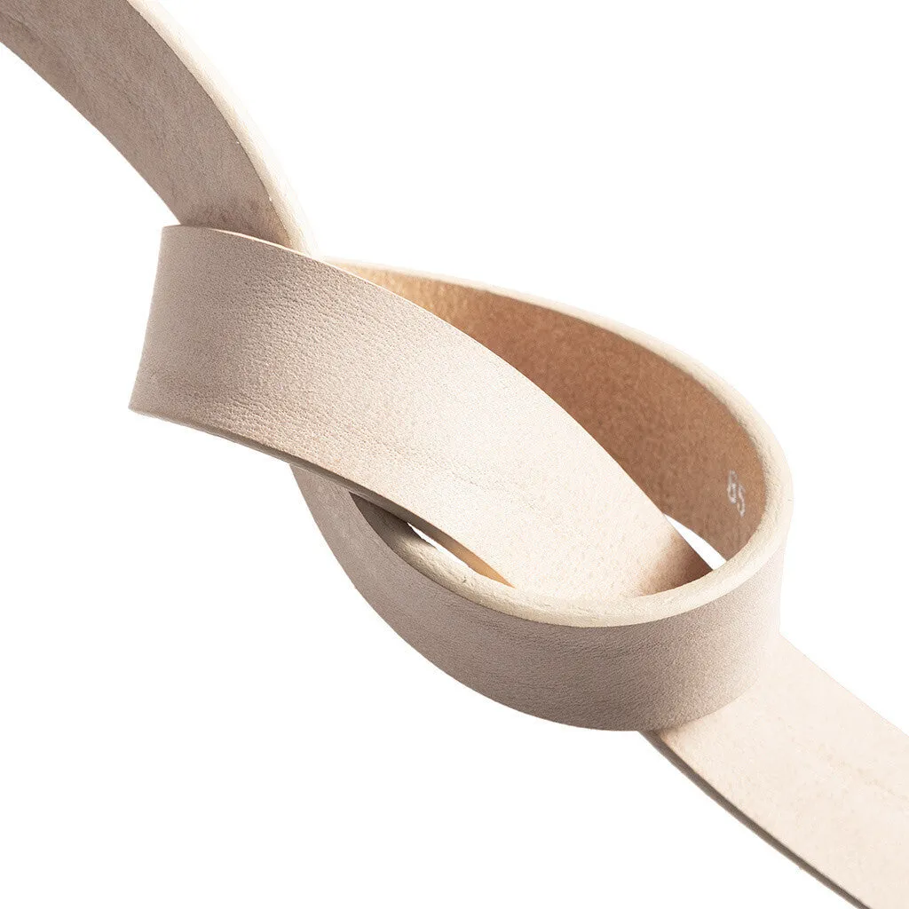 Elegant leather belt in a nice and soft quality / 15866 - Sand