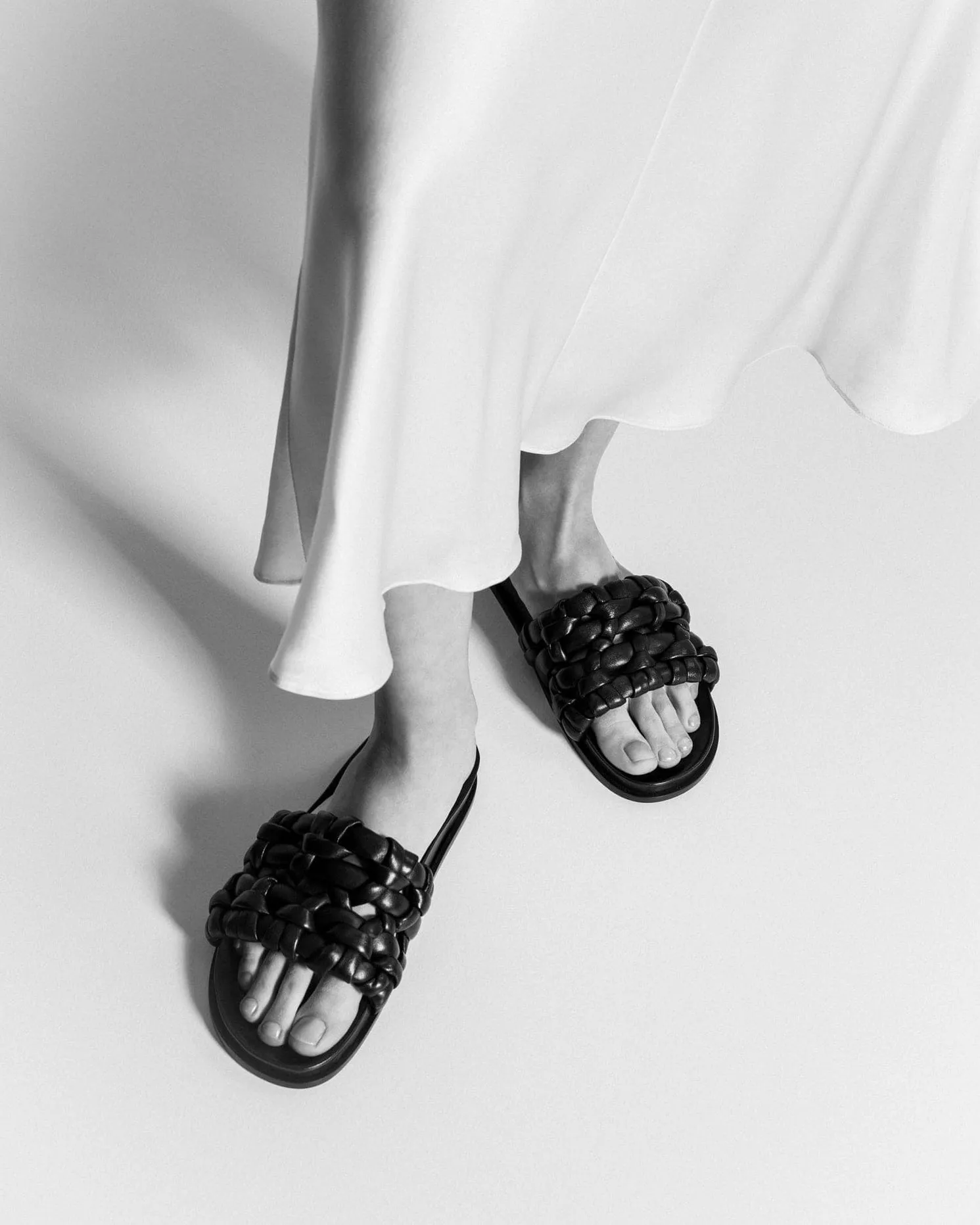 The Pool Side Sandal | Black